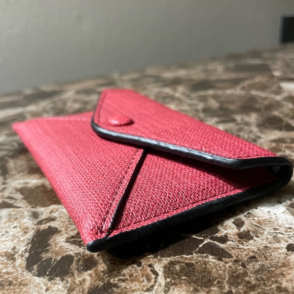 ♦️ Women’s Red Credit Card holder ♦️ - Picture 3 of 8